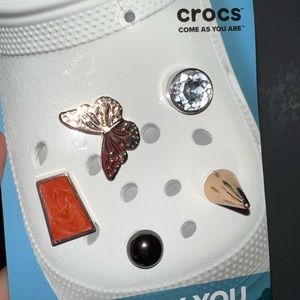 Croc pins